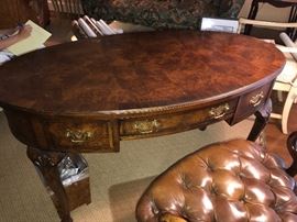 Oval 3 drawer desk