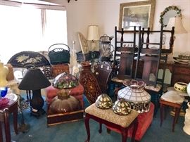 So much to choose from! beautiful tiffany style lamp shades