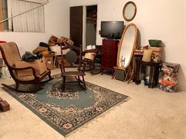 Mirrors, rocking chairs, rugs