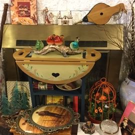 Amish design drop leaf table, bellows, 