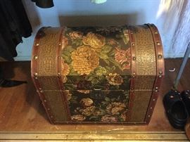 Small trunk,  velvet lined