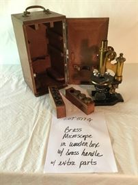 Brass Microscope in Wooden Box                 https://ctbids.com/#!/description/share/26611