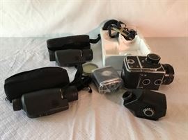Camera and Extra Lens                    https://ctbids.com/#!/description/share/26612