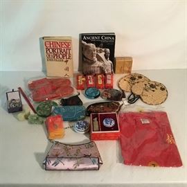 Chinese Books, Gifts, Purses, Fans        https://ctbids.com/#!/description/share/26715