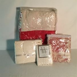 Quilt, Duvet, Sheet, Pillowcase Set https://ctbids.com/#!/description/share/26667