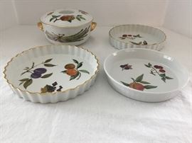 Royal Worcester Lidded Serving Dish & Tart Dishes    https://ctbids.com/#!/description/share/26832