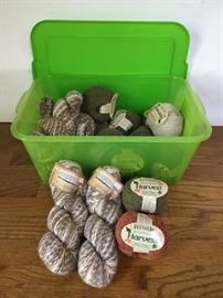 Tub of Alpaca/Wool Yarn   https://ctbids.com/#!/description/share/26925