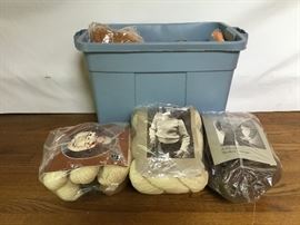 Large Tub of Bagged Yarn Projects https://ctbids.com/#!/description/share/26898