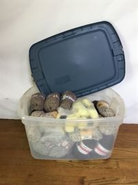 Large tub of Wool Yarn        https://ctbids.com/#!/description/share/26905