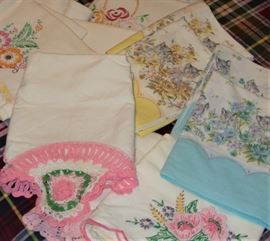 SWEET VINTAGE LINENS