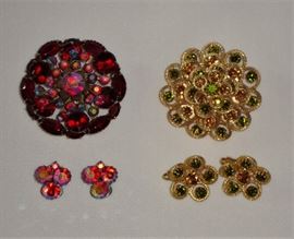 (LEFT) VINTAGE AURORA BOREALIS BROOCH & EARRINGS, (RIGHT) VINTAGE BROOCH & EARRINGS