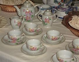 VINTAGE "JAPAN" MINIATURE TEA SET