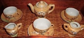 VINTAGE "OCCUPIED JAPAN" LUSTERWARE MINIATURE TEA SET