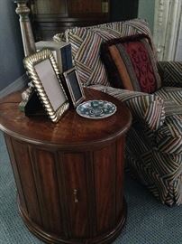 Oval side table; one of two matching chairs