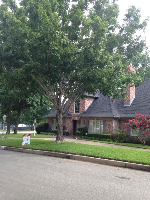 This lovely Hollytree home at 1400 Brandywine, Tyler,  Texas, 75703, has a contract! Contents must go! It is directly across from the tennis courts. We look forward to seeing you!