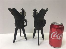 A Pair of Archaic Bronze ritual vessels