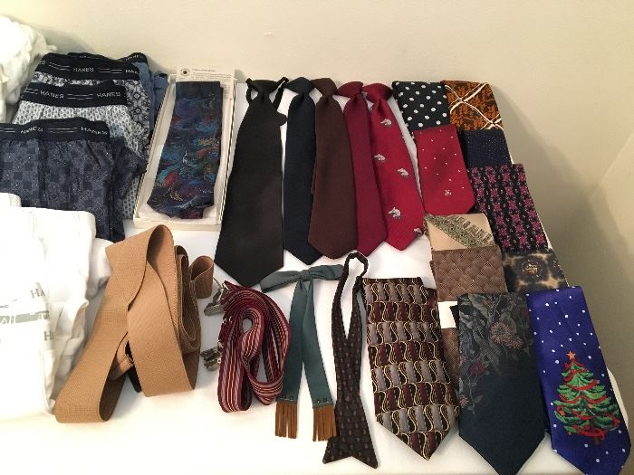Plenty of men's accessories, cool old and new ties
