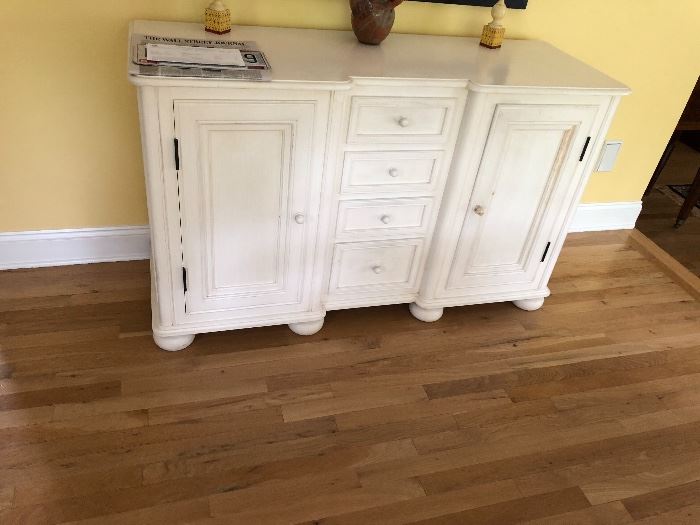 Lovely w/lots of storage console cabinet