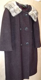 Vintage coat has fox collar