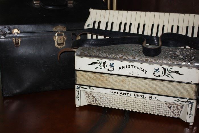 Aristocrat accordion Galanti Bros., N.Y.