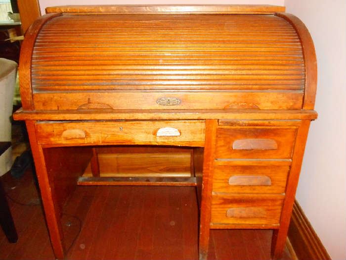 OLD ROLL TOP DESK - NICE SMALLER SIZE!