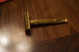 Awesome Very Collectible Vintage Razor with jointed "hand crank" on the bottom of the handle