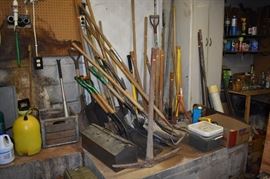 Loads of Shovels (all Sizes) Hoes, Rakes, Sledge Hammers, Pick Axes