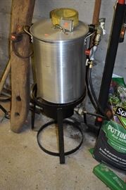 Turkey Fryer with Stand and Propane Hookups