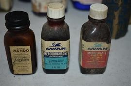 Antique Advertising Medicine Bottles - MUNDO & SWAN Mercurochrome
