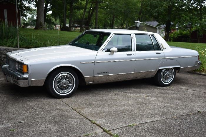         ***!!! $7,000 OBO !!!***                                                                                                             ***!!!HARD TO FIND!!!***
***1986 PONTIAC PARISIENNE BROUGHMAN IN BEAUTIFUL CONDITION!!!***
JUST OVER 50,000 ORIGINAL MILES*INTERRIOR IN GREAT, LIKE NEW CONDITION (with some sagging on the interior roof)*ORIGINAL WIRE WHEELS*ORIGINAL PAINT*STAINLESS TRIM IS IMMACULATE*IN EXCELLENT RUNNING CONDITION*ALL ORIGINAL with LOADS OF OPTIONS*A DEFINITE INVESTMENT THAT WILL INCREASE IN VALUE!!! ***VIN#1G2BT69H2GX214277***This "Parisienne" is in Beautiful Condition! A Great Investment Potential! 
