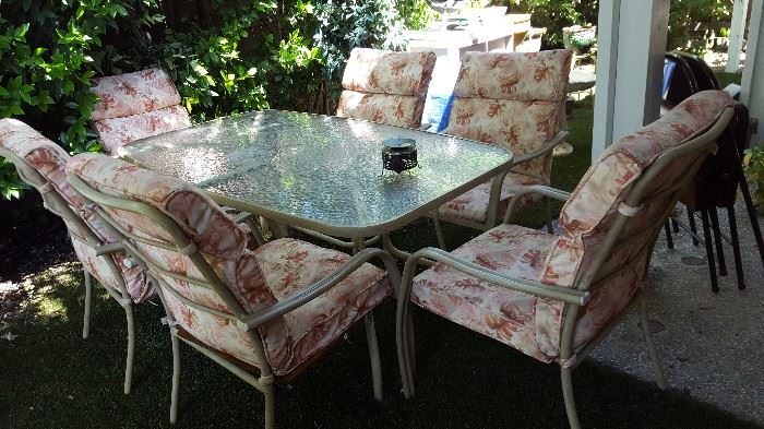 Patio table and matching table. EXCELLENT CONDITION. 