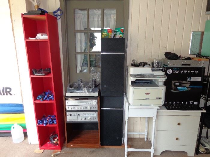 Stereo, Cabinet, 2 Speakers
