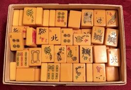 Vintage Royal by Crisloid    http://www.ctonlineauctions.com/detail.asp?id=729003