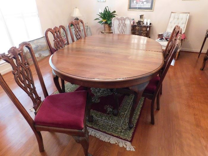 Oval Mahogany Dining Table With 2 Leaves, Center Leg For Support