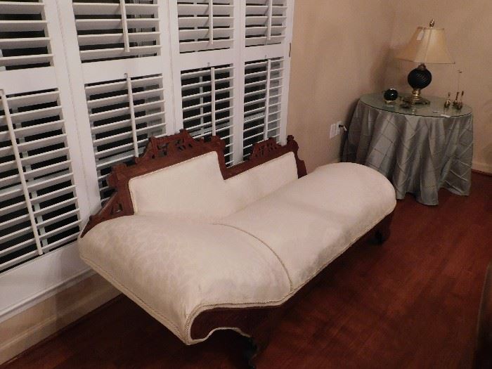 Eastlake  Fainting couch in excellent condition