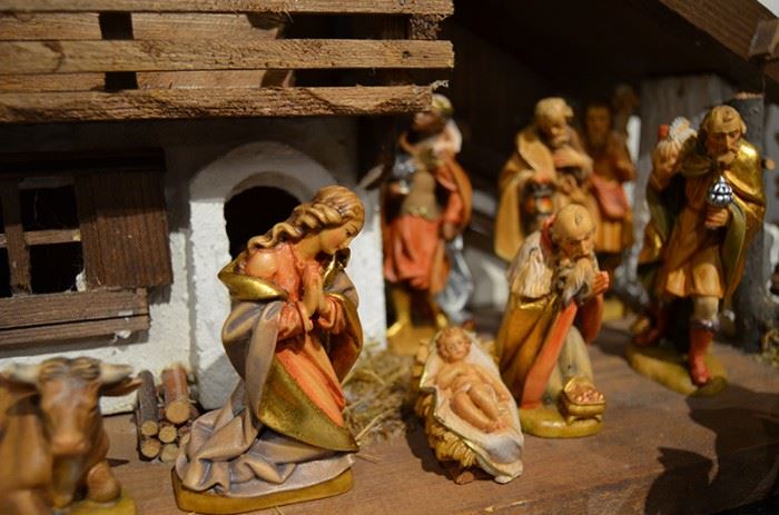 Detail: 12 pc. Italian Lepi Carved Wood Nativity Set
