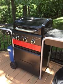 Father's day gift! Grill appears to be in Ex Condition. Gas/coal grill. 