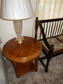 Round end table and lamp/ 2 lamps available