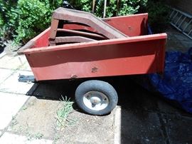 Small lawn trailer