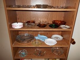 Numerous ash trays/advertising and other