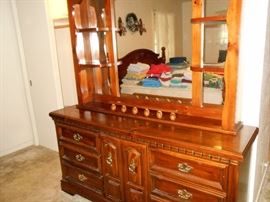 Matching dresser & mirror