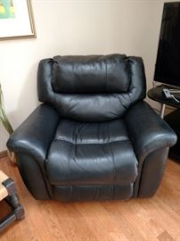 Black leather lift chair