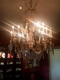 This chandelier is stunning! Was sold to my client as Baccarat, but so far I am unable to prove😕. It’s gorgeous, come get a deal!
