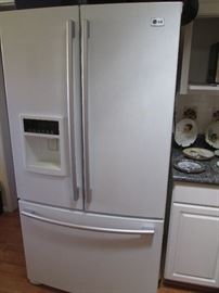 "LG" Refrigerator #LFX25950SW, 3-Door with water/ice in the left door, White, 2007. Beautiful, Clean and Working Great!