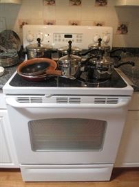 "GE" Electric Range, White with Black Ceramic Top