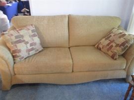 La-Z-Boy Contemporary-Style Sofa, like new!