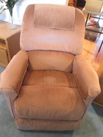 Pair of Matching La-Z-Boy Recliners, like new!