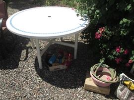 And yet, another Patio Table!