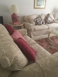Fantastic Broyhill full size sofa and love seat.