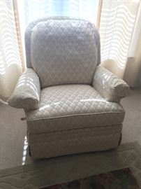Broyhill recliner, in brand new condition